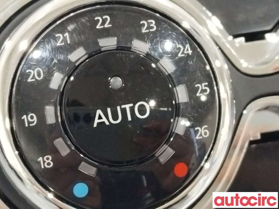 Varmeapparat betjening til Renault Captur 2013-2020 (Type I)  (RENAULT|275100037R)