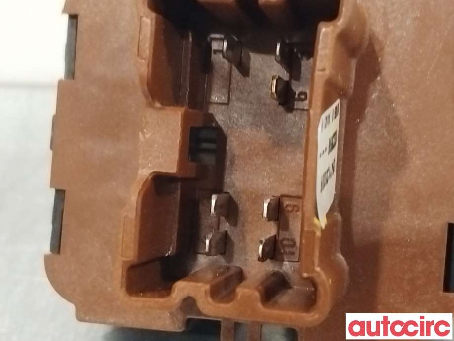 Bryter ruteheis til Renault Captur 2013-2020 (Type I)  (RENAULT|254113300R|)