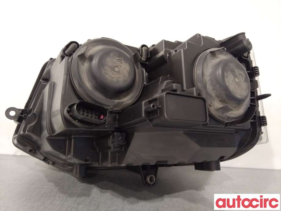 Frontlykt høyre halogen til VW Transporter / Caravelle 2009-2015 (Fase 2) (T5) (T5) (VOLKSWAGEN|7E1941016H|7E1941016T)