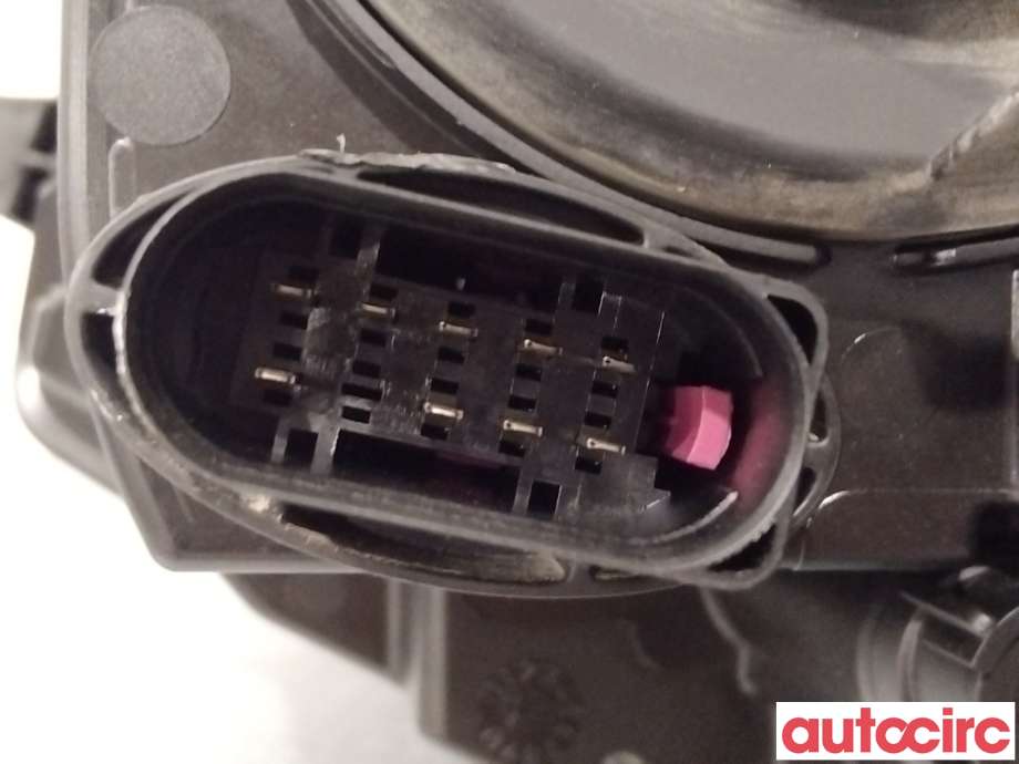 Frontlykt høyre halogen til VW Transporter / Caravelle 2009-2015 (Fase 2) (T5) (T5) (VOLKSWAGEN|7E1941016H|7E1941016T)