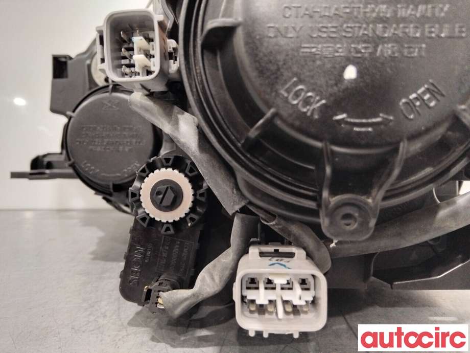 Frontlykt høyre xenon til Mitsubishi Outlander 2015-->> (Type III, Fase 2)  (MITSUBISHI|8301C204|)