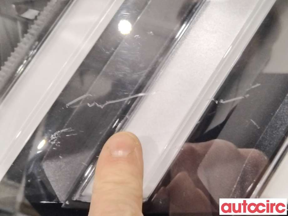 Frontlykt venstre halogen til Peugeot 208 2019-->> (Type II)  (PEUGEOT|1674248380|L615789|9841642080)
