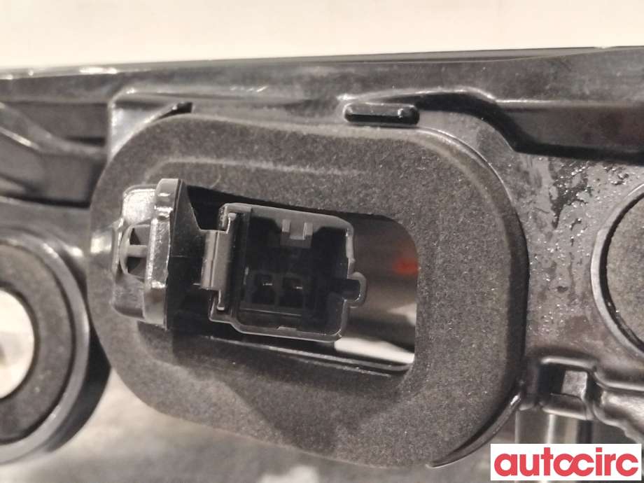 Baklykt venstre indre til Citroën C4, Spacetourer 2019-->>  (CITROEN|9831120680|)