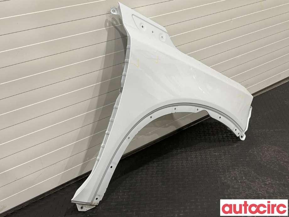 Skjerm høyre foran til Suzuki Vitara 2015-->> (Type IV)  (SUZUKI|57611-54P10|57611-54P10-000)