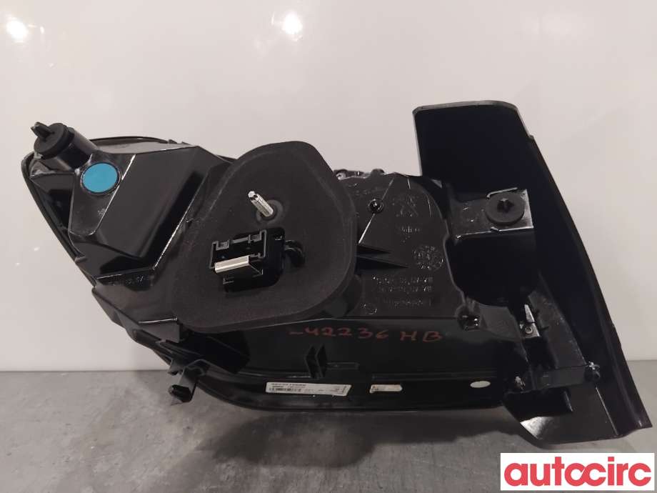 Baklykt høyre til Peugeot 208 2019-->> (Type II)  (PEUGEOT|9823216680|L90123123)
