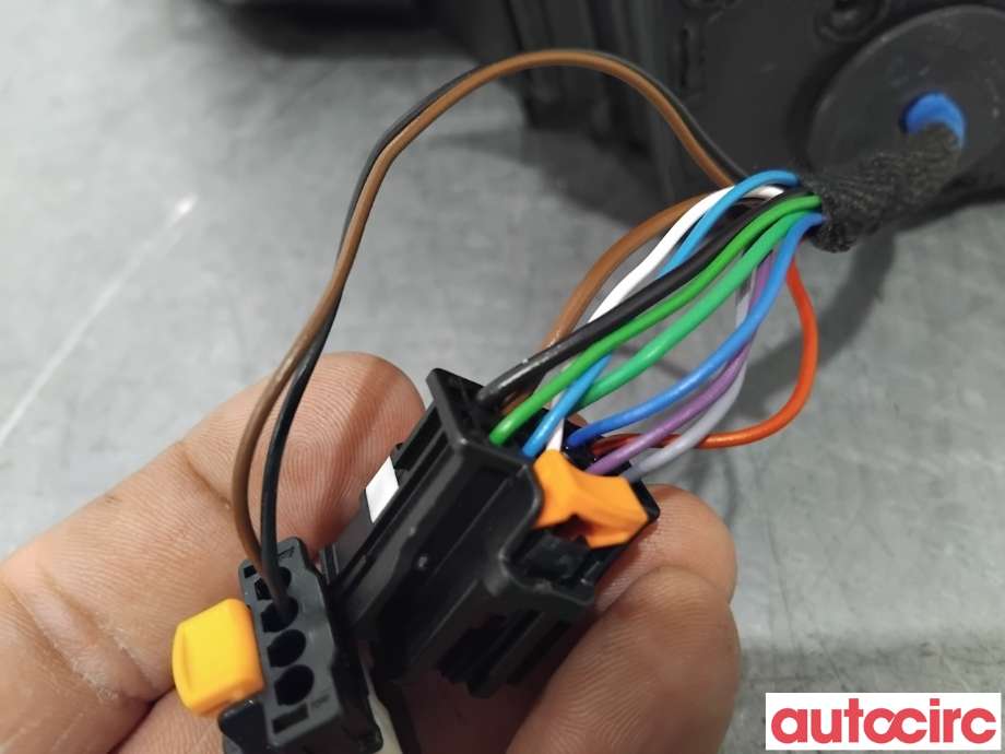 Speil venstre til Peugeot 208 2019-->> (Type II)  (PEUGEOT|98260233XT|)