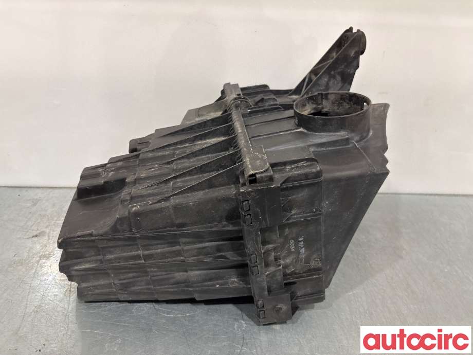 Luftfilterboks til VW Transporter / Caravelle 2009-2015 (Fase 2) (T5) (T5) (VOLKSWAGEN|7E0129607)