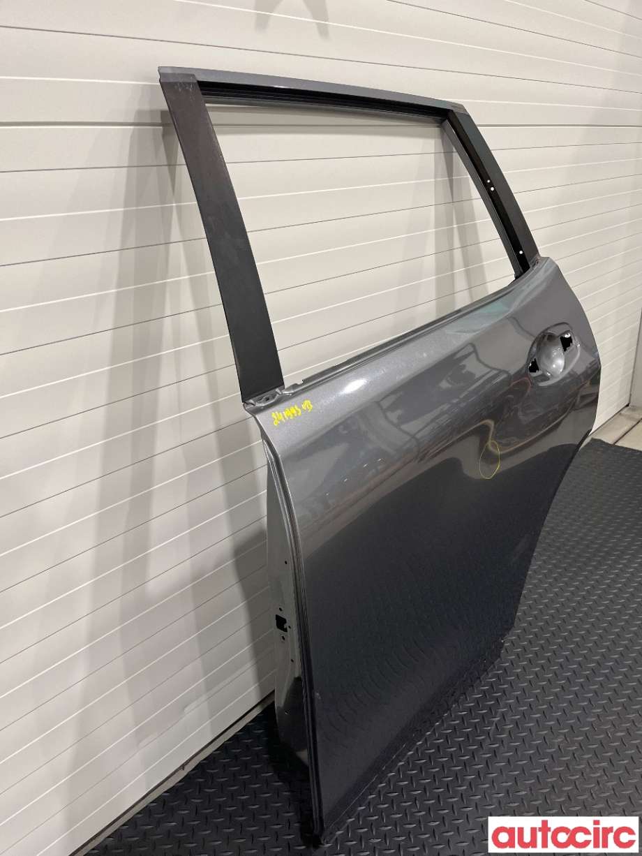 Dør venstre bak til Nissan X-Trail 2014-2022 (T32) (T32) (NISSAN|H210A4CBMA|)