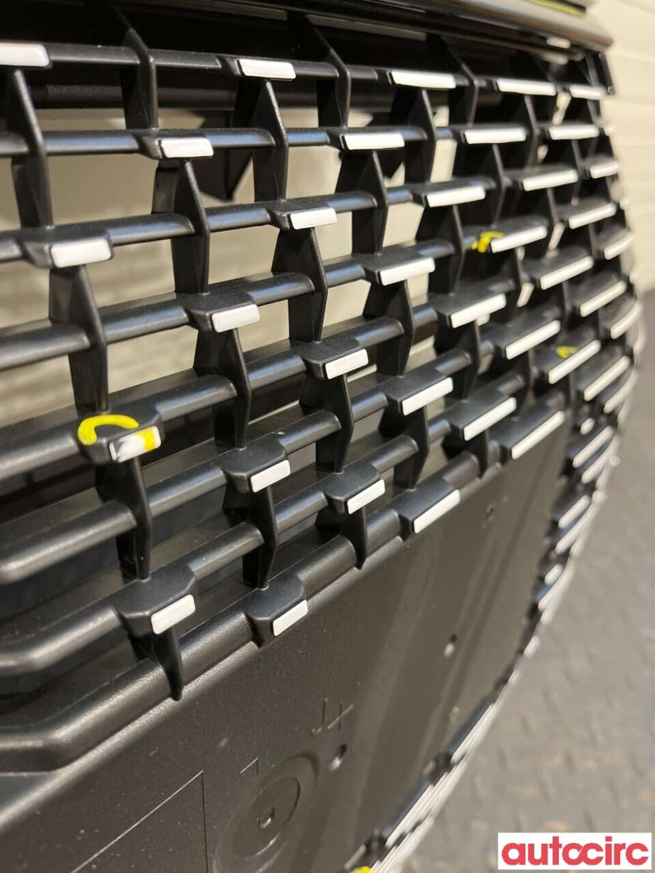 Grill til Peugeot 208 2019-->> (Type II)  (PEUGEOT|98232101WP)