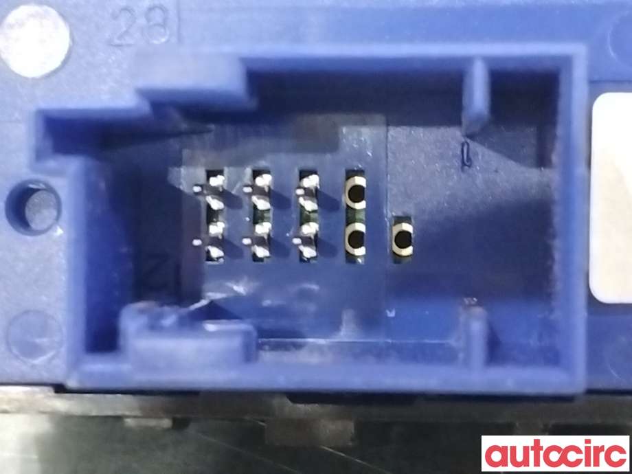 Bryter Antispinn til Peugeot 308 2013-2021 (Type II) (PEUGEOT|98033305ZD)