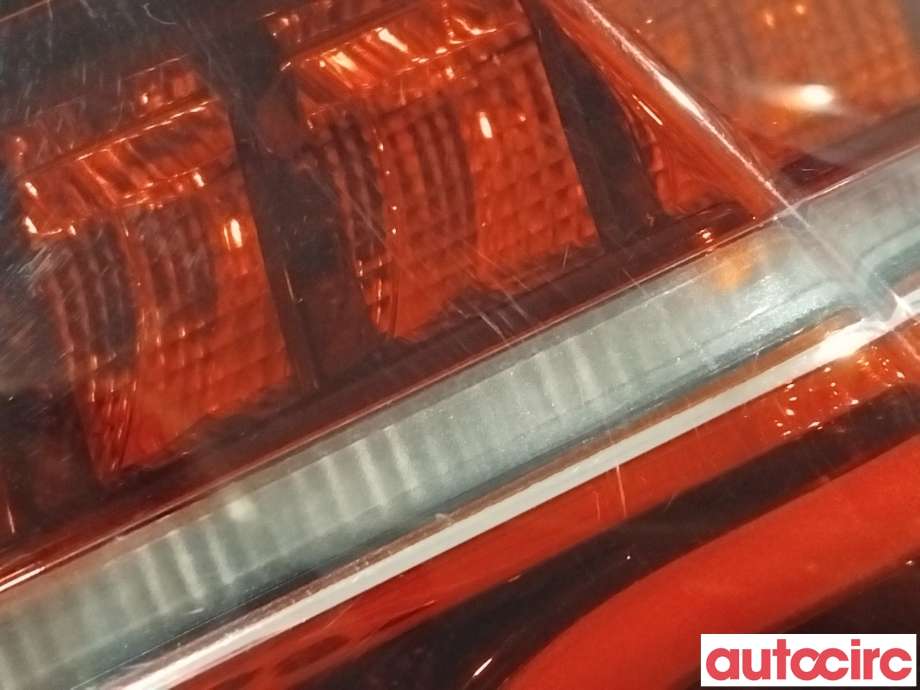 Baklykt høyre til Jaguar I-PACE 2018-->>  (JAGUAR|T4K1820|J9D313404AB)