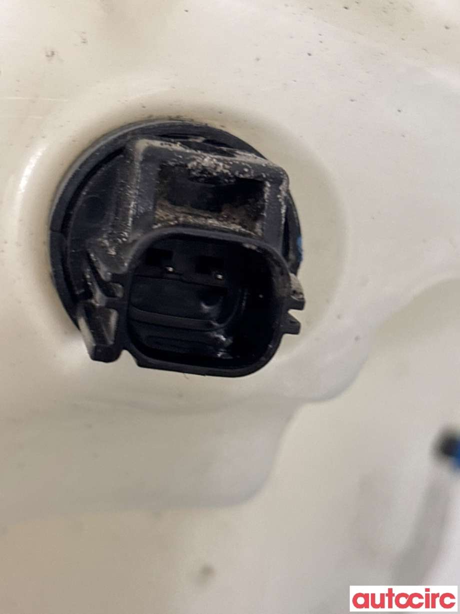 Spylertank til Ford Mondeo 2011-2014 (Type IV, Fase 2)  (FORD|1754867||AG91-13K163-BF)