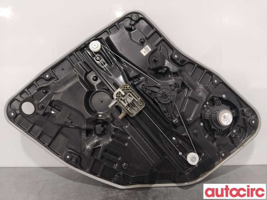 Ruteheis til Mercedes EQA 2021-->>  (MERCEDES|A2477301003|)