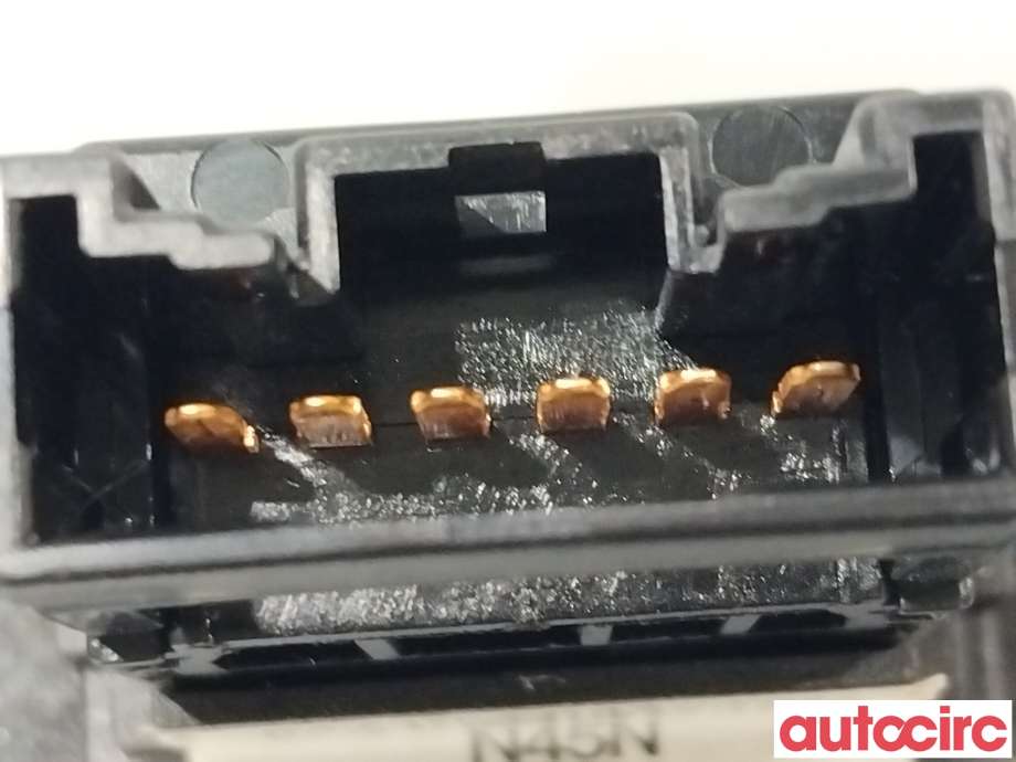 Bryter nødblink til Hyundai Ix35 2010-2015 (HYUNDAI|937902S100BLH)