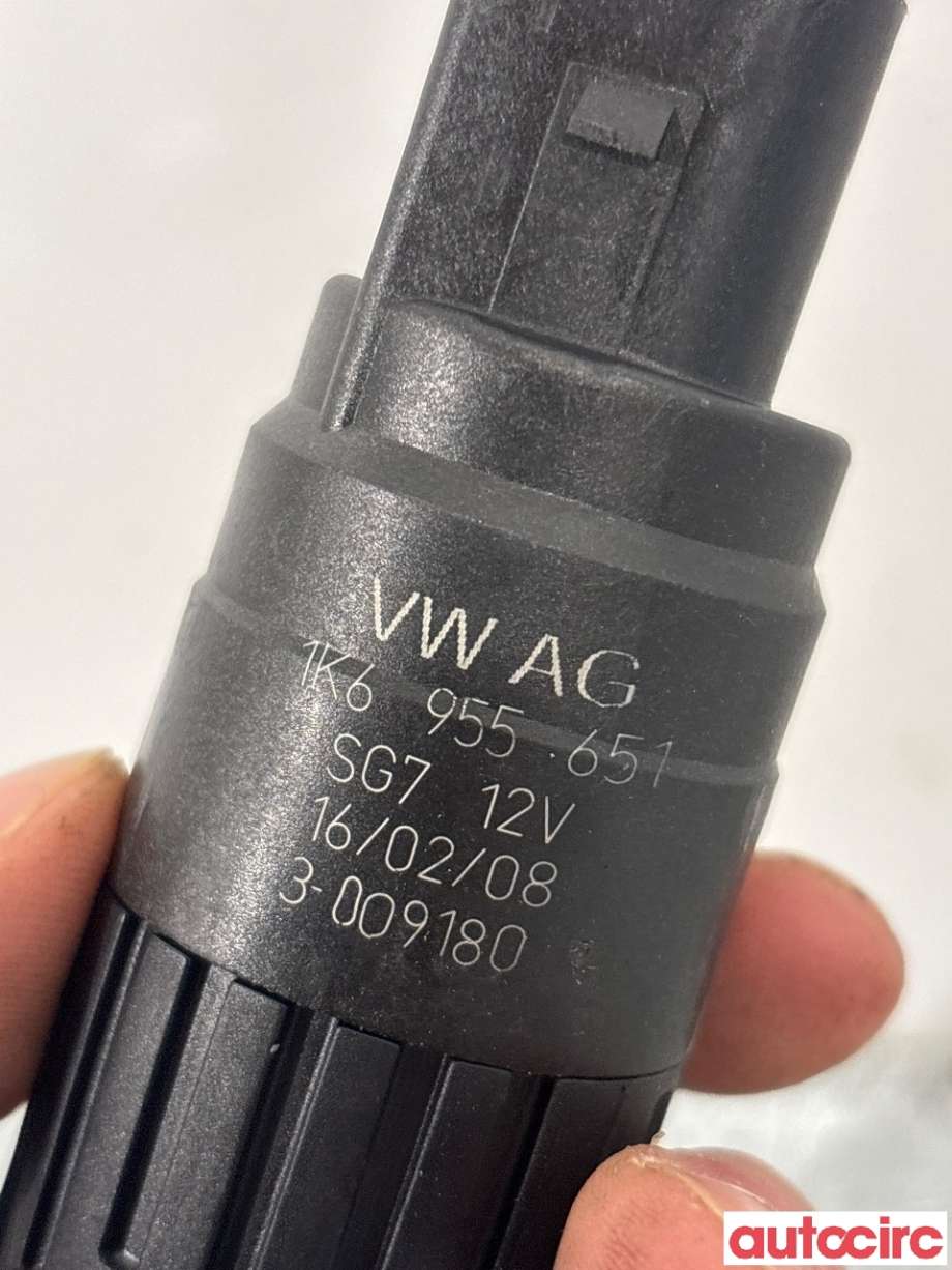 Spylerpumpe foran til VW Golf, Plus/Cross 2005-2009 (Fase 1)  (VOLKSWAGEN|1K6955651)