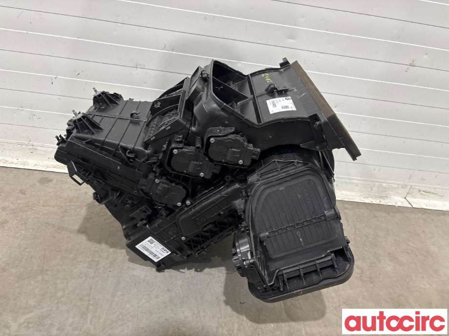 Diverse deler til BMW i3 2013-2022  (BMW|64116827062)