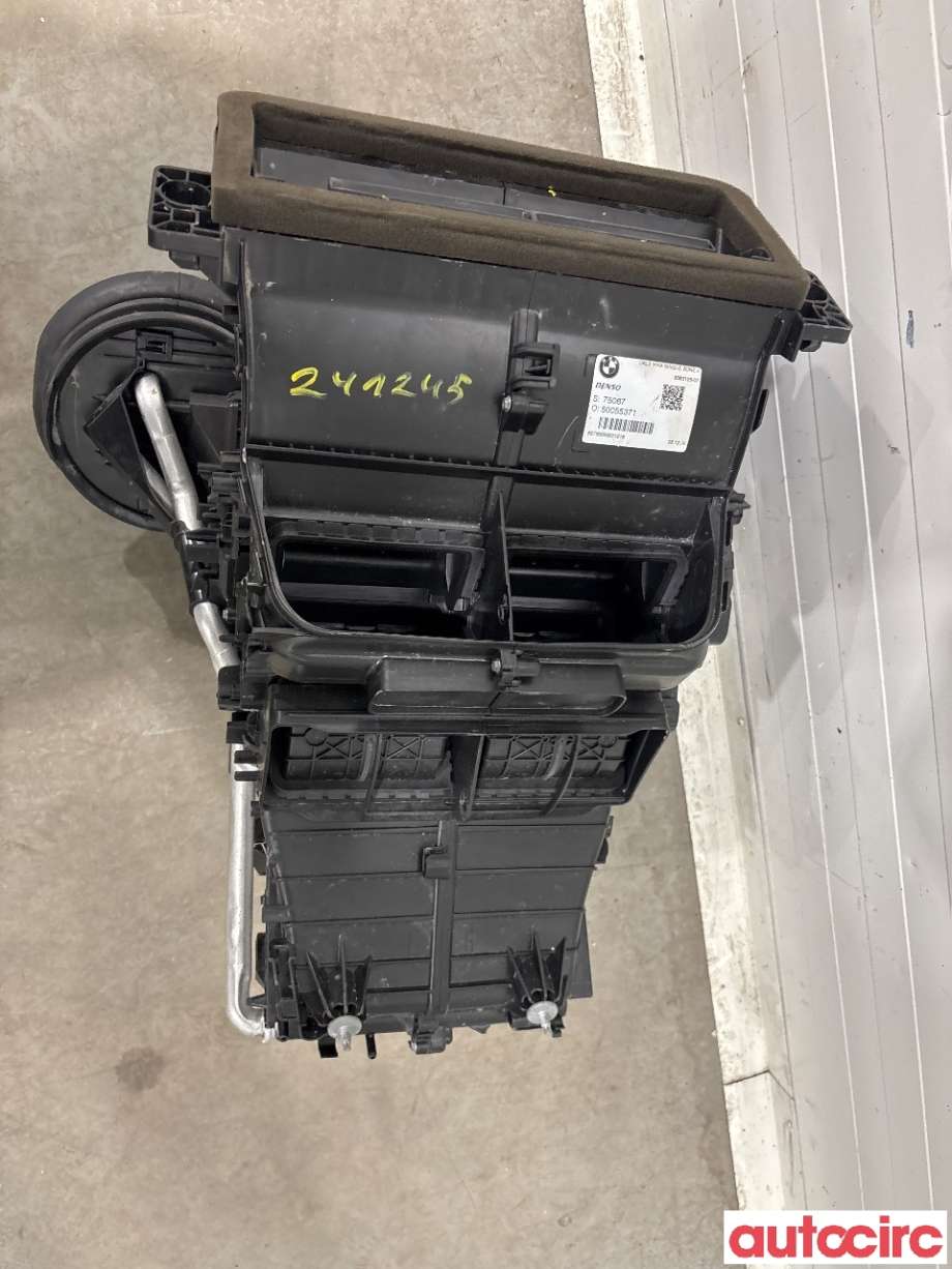 Diverse deler til BMW i3 2013-2022  (BMW|64116827062)