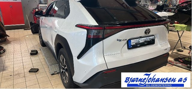 Toyota bZ4X 2022-->> , Motorkode: , Girkassekode: 
