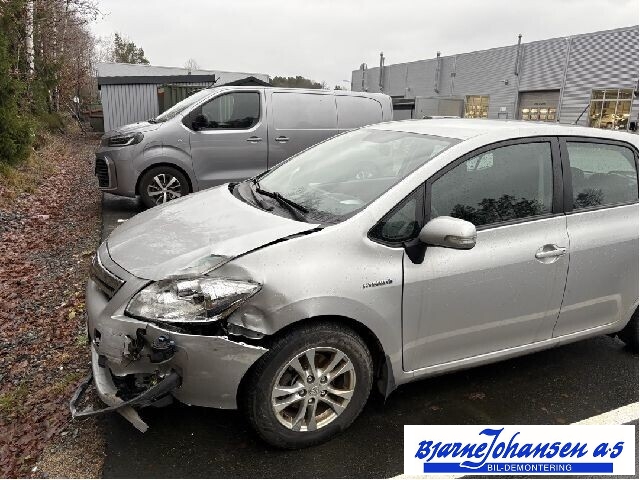 Toyota Auris, 2010-2012 (Type I, Fase 2)  delebil , Motorkode: 2ZR-FXE