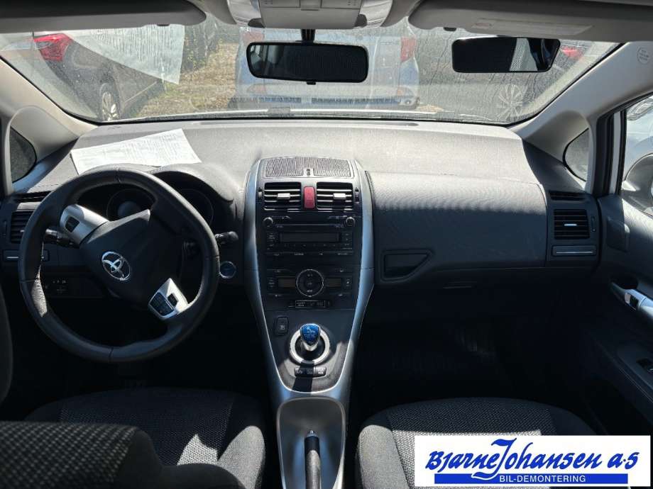 Toyota Auris 2010-2012 (Type I, Fase 2) , Motorkode: 2ZR-FXE, Girkassekode: