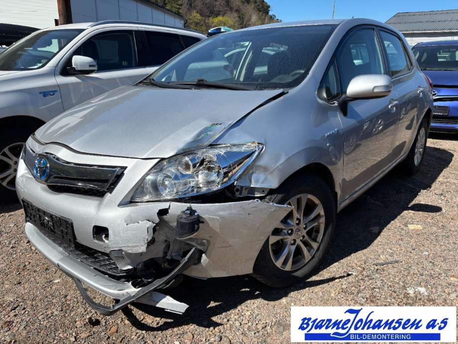 Toyota Auris 2010-2012 (Type I, Fase 2) , Motorkode: 2ZR-FXE, Girkassekode: