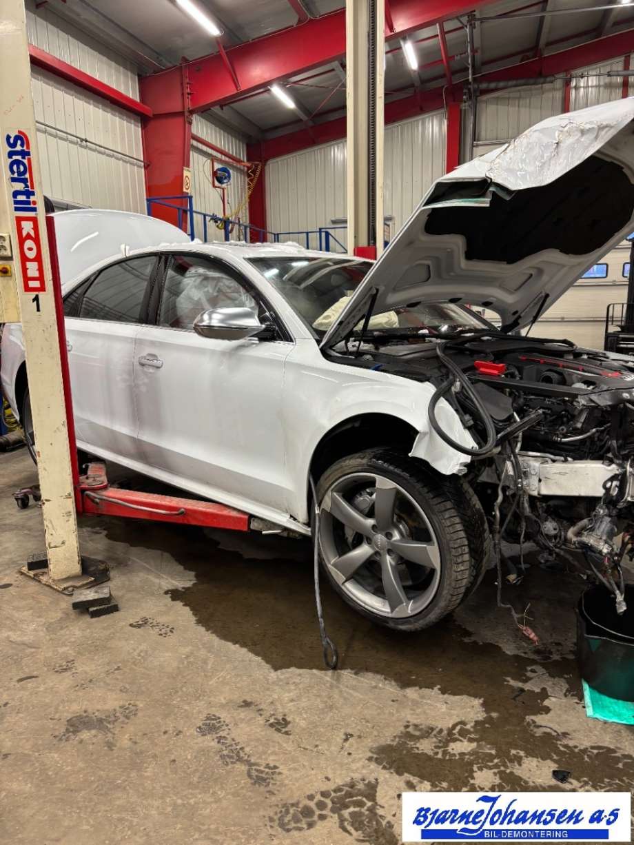 Audi A8 2010-2013 (Type III, Fase 1) , Motorkode: CTFA, Girkassekode: 