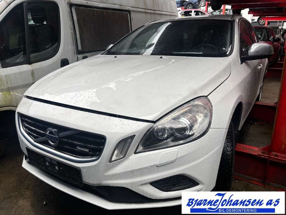 Volvo V60, 2010-2013 (Type I, Fase 1)  delebil , Motorkode: D4162T