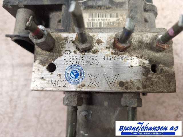 ABS sentral til Toyota Avensis 2009-2015 (Type III, Fase 1) (TOYOTA|4405005170||0265251490)