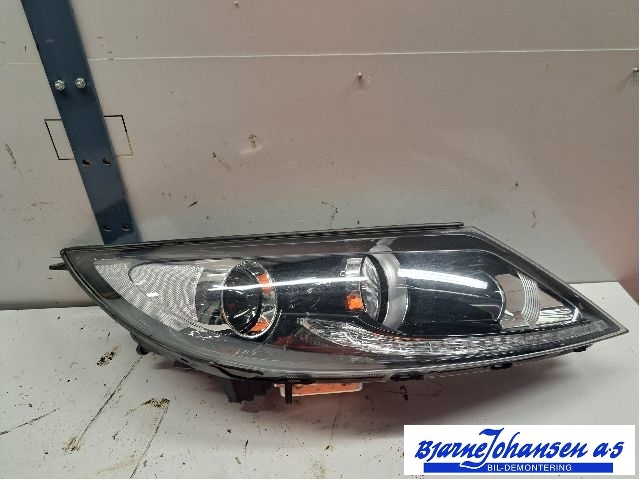 Frontlykt høyre halogen til Kia Sportage 2010-2016 (Type III) (KIA|921023U290|)