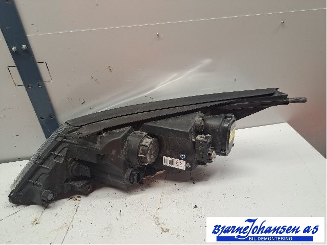 Frontlykt høyre halogen til Kia Sportage 2010-2016 (Type III) (KIA|921023U290|)