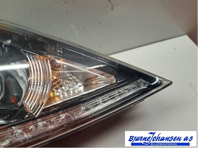 Frontlykt høyre halogen til Kia Sportage 2010-2016 (Type III) (KIA|921023U290|)