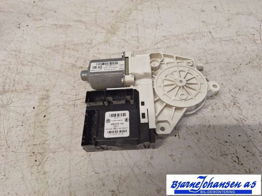 Ruteheis venstre foran til VW Caddy 2015-2020 (Type III, Fase 3) (VOLKSWAGEN|2K5959701A|)