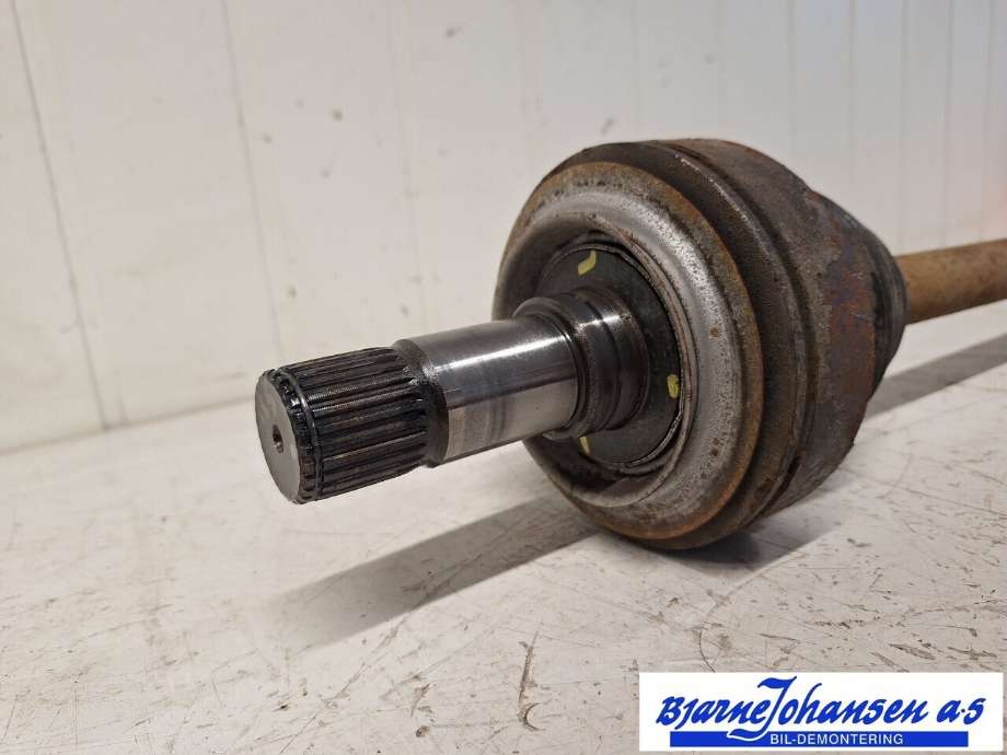 Drivaksel høyre bak til Mercedes Vito/Viano 2010-2014 (Fase 2) (W639) (W639) (MERCEDES|A6393502310|)