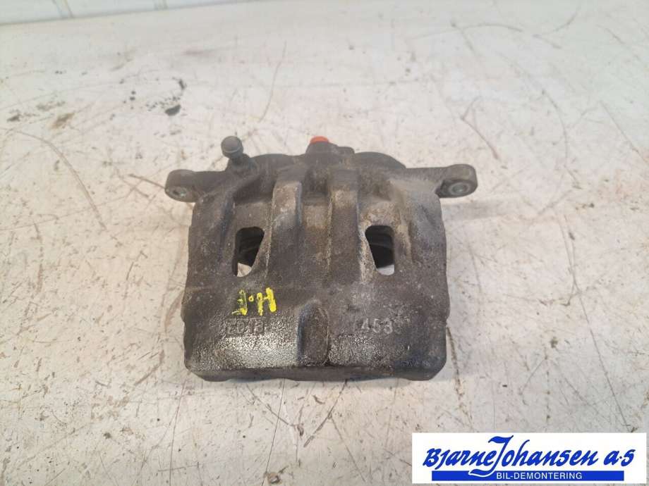 Bremsecaliper høyre foran til Toyota RAV4, 2016-2019 (Type IV, Fase 2)  (4773048150)
