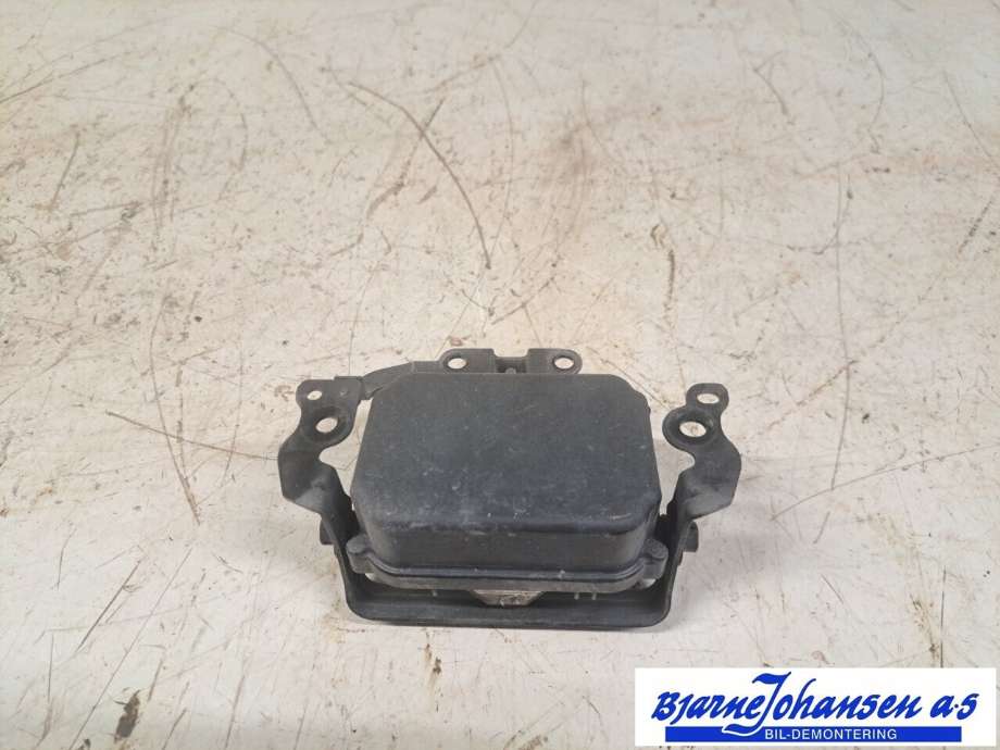 Sensor radar til Toyota RAV4, 2016-2019 (Type IV, Fase 2)  (8821047090)
