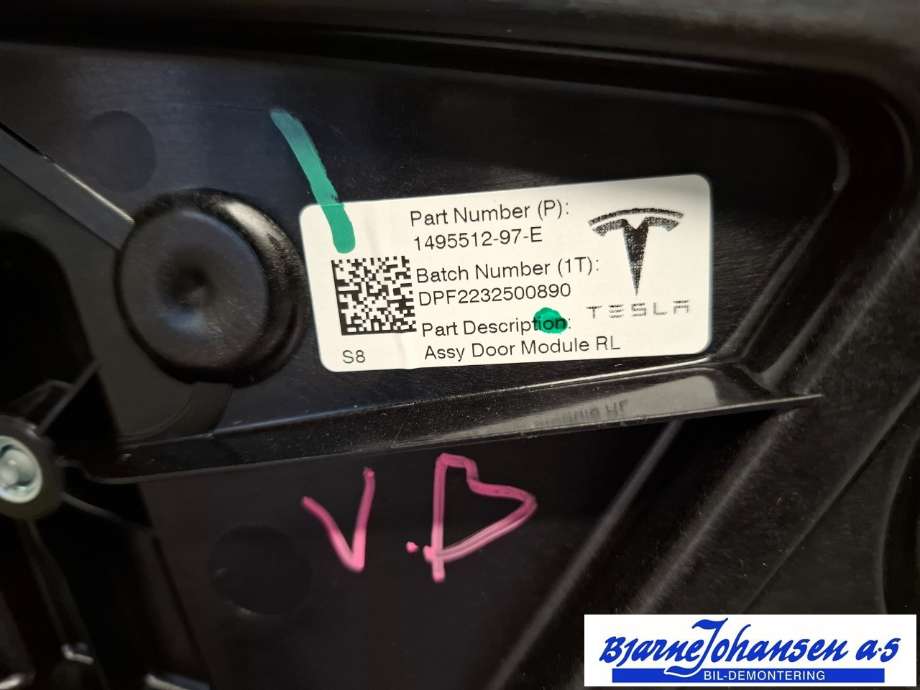 Ruteheis venstre bak til Tesla Model Y 2021-2024 (Type I) (TESLA|152680200D||149551297E)