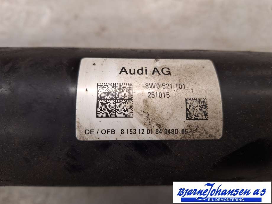 Mellomaksel til Audi A4 2015-2019 (Type V, Fase 1) (B9) (B9) (AUDI|8W0521101|8W0521101J|)