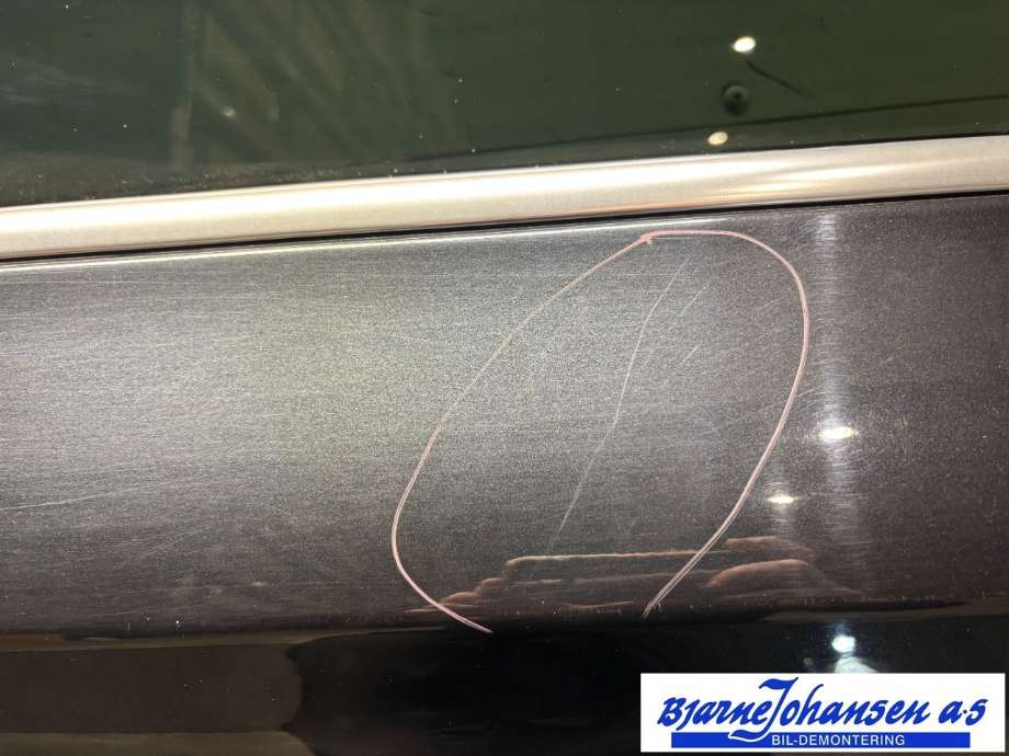 Dør høyre bak til BMW X5 2013-2018 (F15) (F15) (BMW|41517386740|)