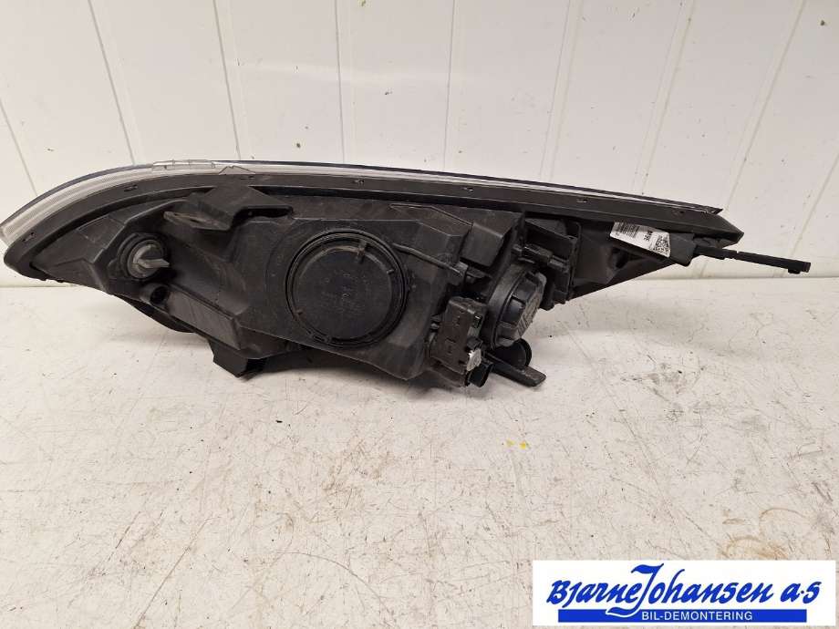 Frontlykt høyre halogen til Kia Rio 2011-2017 Type III (Kia|921021W360|)