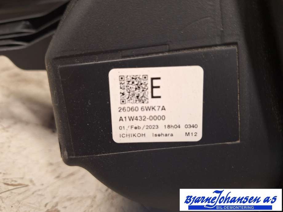 Frontlykt venstre halogen til Nissan Leaf 2018-->> (Type II) (NISSAN|260106WK7A)
