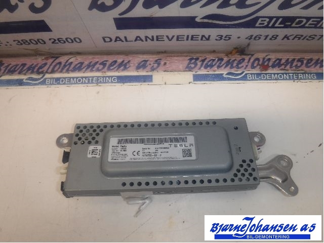 Bilstereo diverse til Tesla Model 3, 2018-2023 (Fase 1) (TESLA|107975500E)