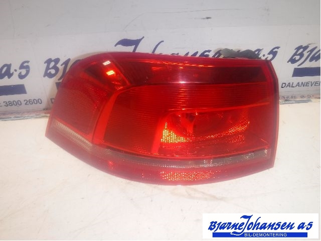 Baklykt venstre til VW Passat, 2011-2015 (B7) (B7) (VOLKSWAGEN|3AF945095E)