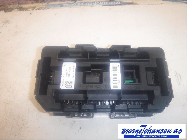 Sikringsboks til BMW 1-Serie 2011-2015 (Fase 1) (F20/F21) (F20/F21) (BMW|61149224866|)