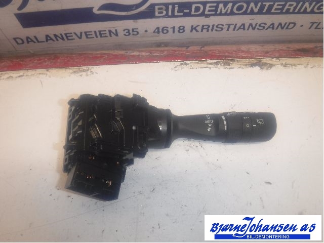 Bryter visker til Toyota Land Cruiser 150, 2014-->> (Fase 2) (8465212A90)