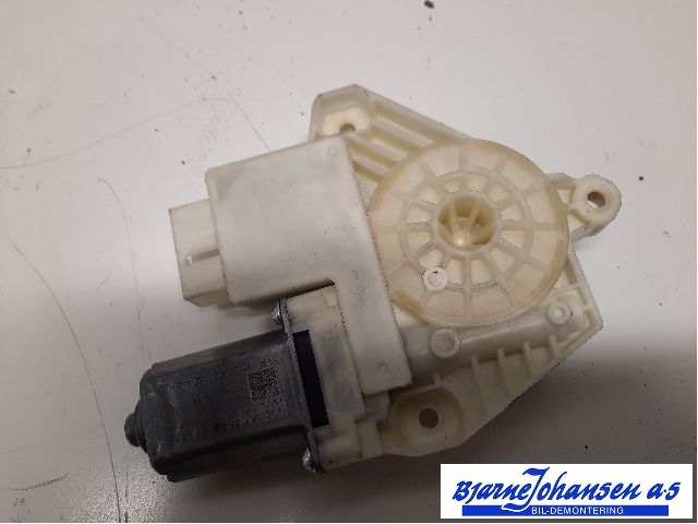 Ruteheis til VW Golf VII 2012-2017 (Fase 1)  (VOLKSWAGEN|8W0959802|)