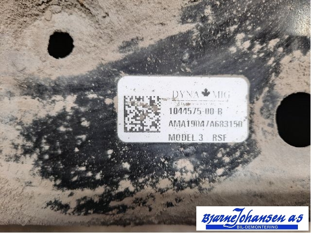 Travers bak til Tesla Model 3 2018-2023 (Fase 1)  (TESLA|104457500B|)