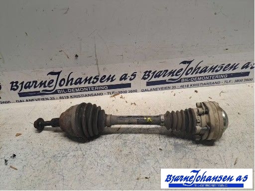 Drivaksel venstre foran til VW Caddy 2015-2020 (Type III, Fase 3) (VOLKSWAGEN|3AA407271|)