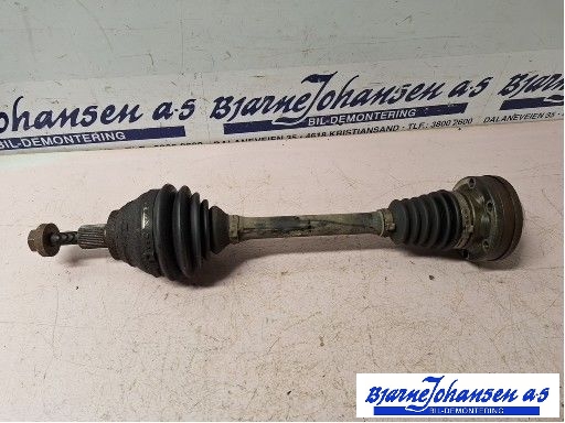 Drivaksel venstre foran til VW Caddy, 2004-2010 (Type III, Fase 1)  (2K0407271E)
