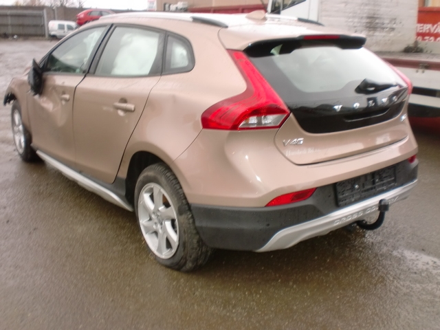 Volvo V40 2012-2019 , Motorkode: D4162T, Girkassekode: 