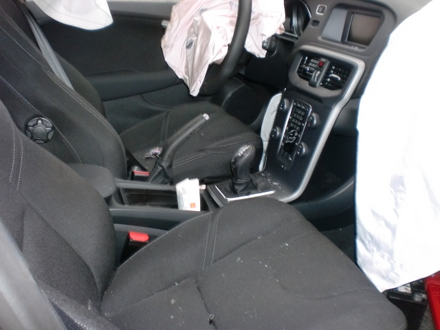 Volvo V40 2012-2019 , Motorkode: D4162T, Girkassekode: 
